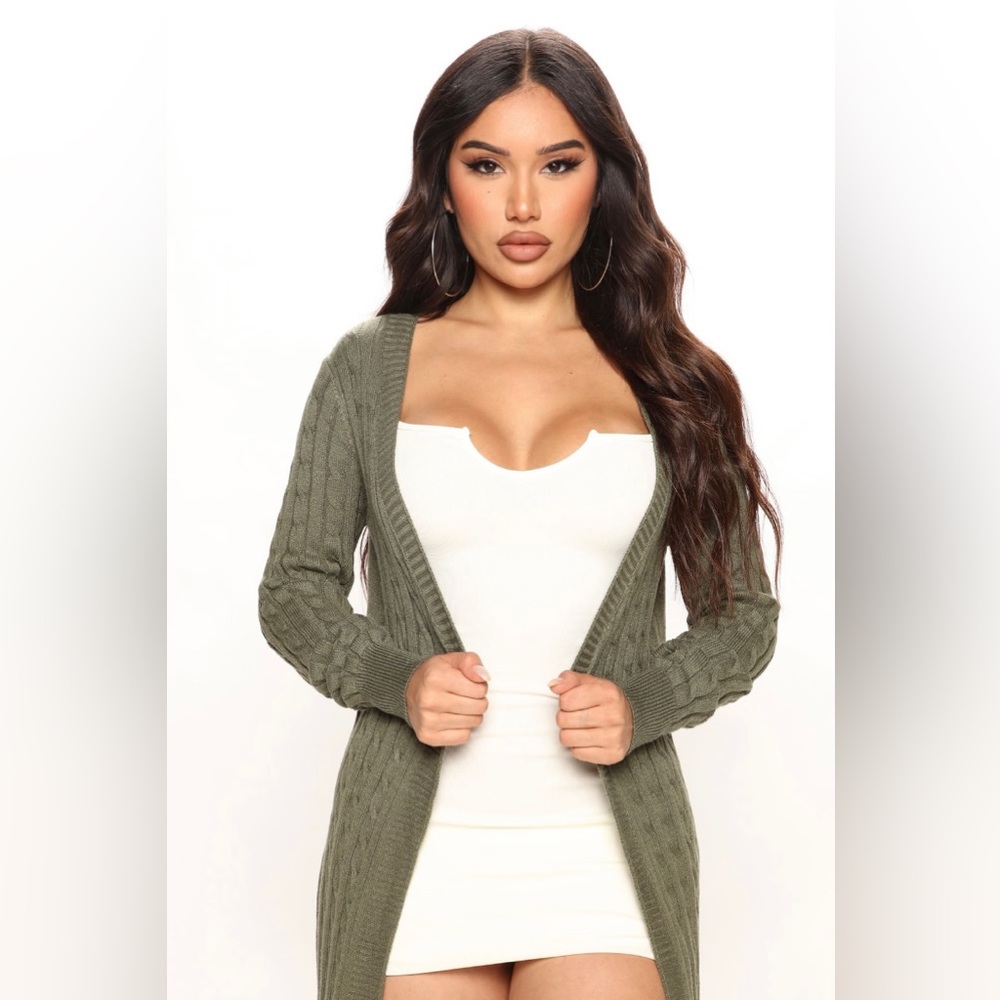 Green long lengthed cardigan